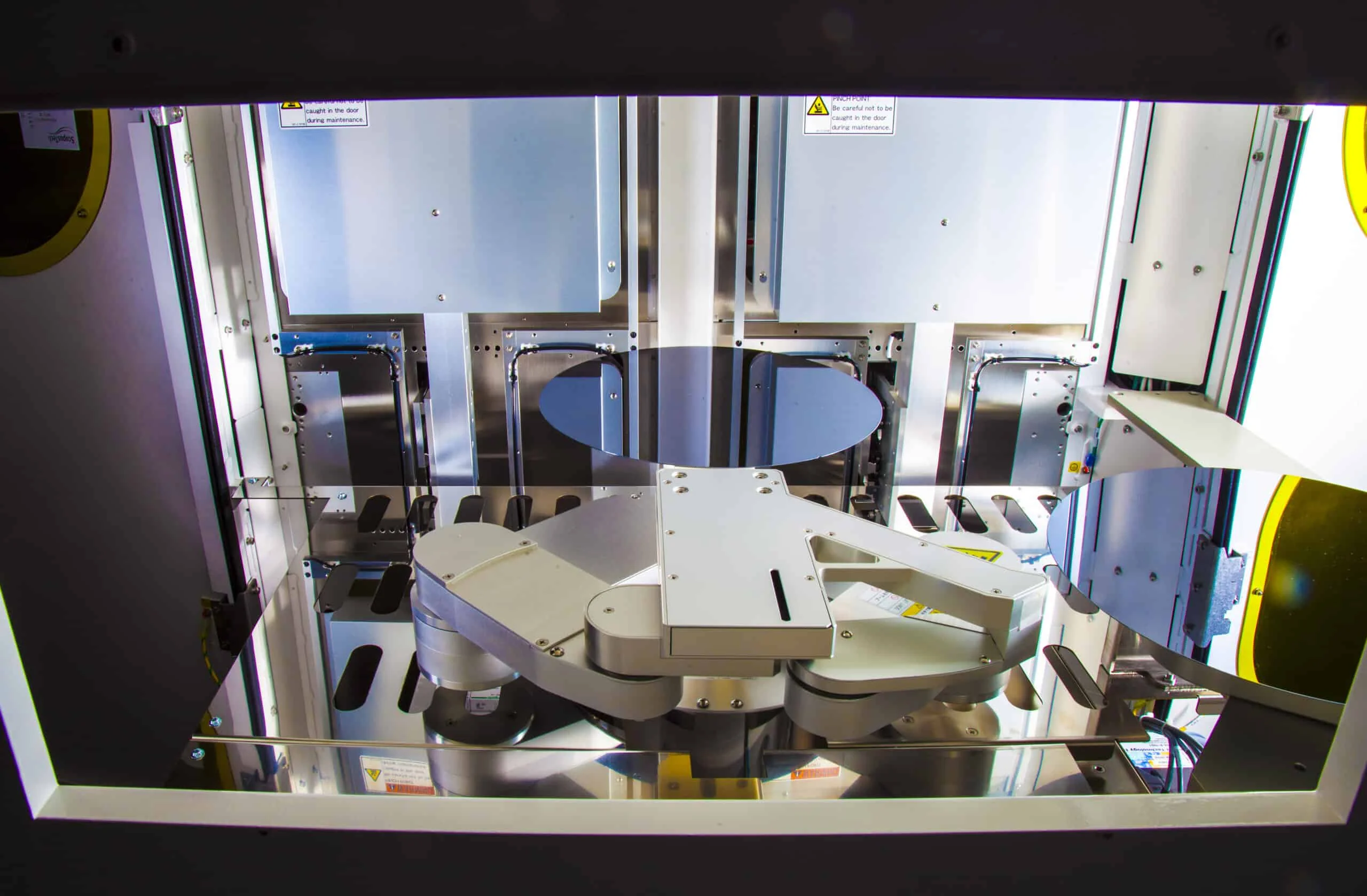 Wafer transfer robot arm