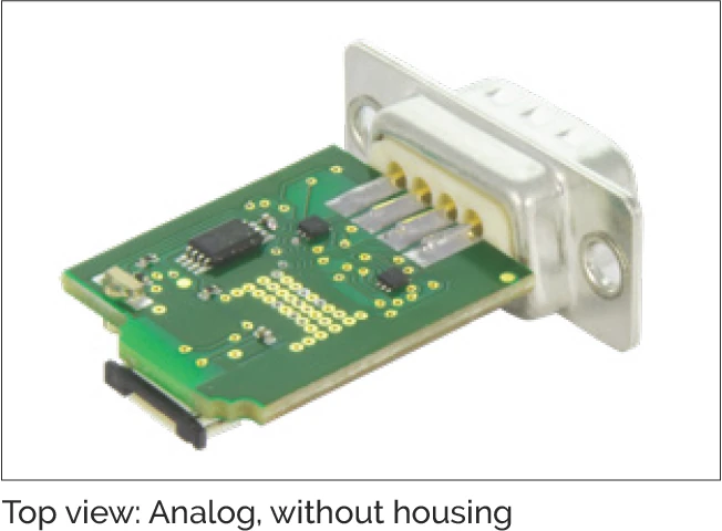 類比介面模組上視圖（無外殼），可見 PCB 電路板與 D-Sub 連接器