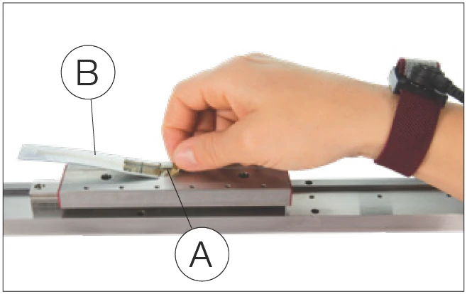 拆除 ESD 防護時使用個人 ESD 設備
